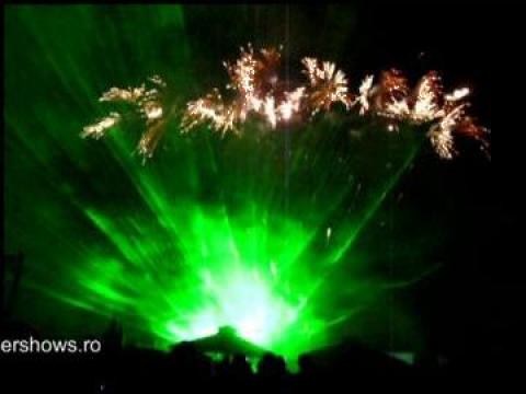 Spectacol cu lasere si artificii sincronizate pe muzica de la Laser Shows Srl