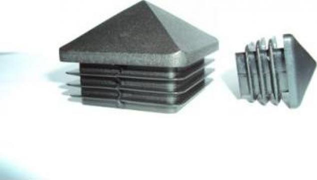 Capac plastic piramida de la Cesi Plasti