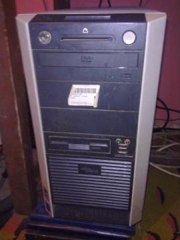 Sistem desktop Pentium 4 de la 