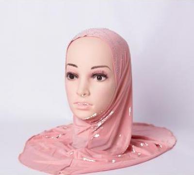 Val hijab dintr-o singura piesa de la I.i. Tanios Livia Elena