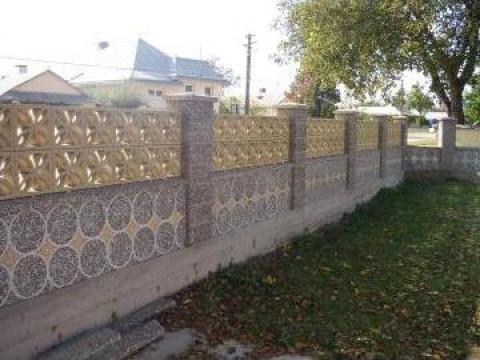 Gard si plasa din beton de la Prefabet Srl