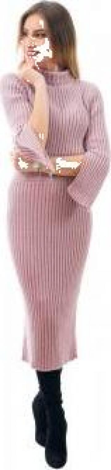 Costum dama Secret roz pal de la Knitwear Srl