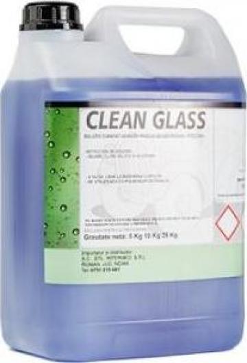 Solutie curatat geamuri Clean Glass de la Stil Intermed Srl