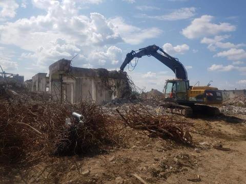 Servicii de demolari controlate constructii de la Yikim Array Srl