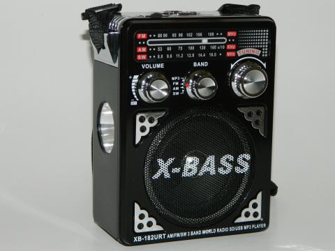 Radio cu MP3 player si lanterna Waxiba XB-182URT