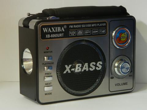 Radio portabil cu lanterna inclusa Waxiba XB-6065URT de la Preturi Rezonabile