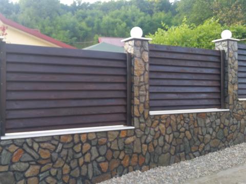 Gard din lemn Jessica de la Wizmag Distribution Srl