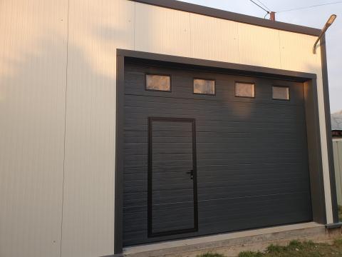 Usi de garaj pentru segmentul rezidential si industrial