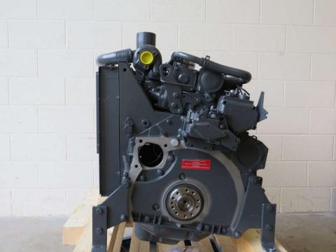 Motor Deutz BF4M1012C reconditionat de la Engine Parts Center Srl