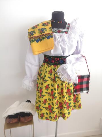 Set costum traditional de Maramures pentru doamne