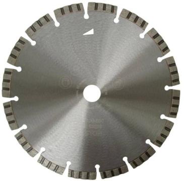 Disc DiamantatExpert beton armat / mat. dure - Turbo 700mm