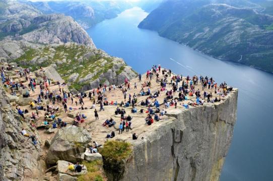 Circuit Stavanger si Fiordurile Norvegiei de la Nordic Tours