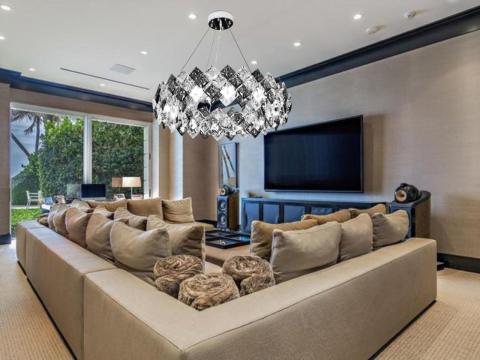 Candelabru modern cu 8 becuri E27, finisan crom, 600 mm de la PDET Atlantic Distribution Srl