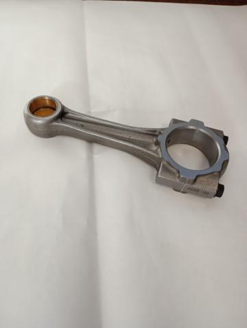 Biela motor Kubota V3307