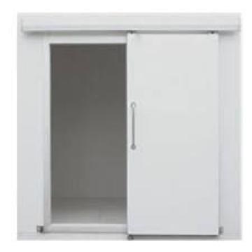 Usa refrigerare culisanta 1300 x 2200 mm de la Cold Tech Servicii Srl.