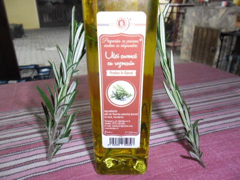 Ulei aromatizat cu rozmarin si alte 6 condimente, 250ml de la Keka Srl