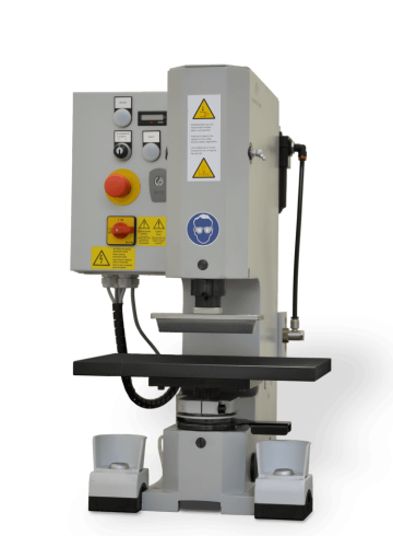 Presa pneumatica de stantat probe din material plastic