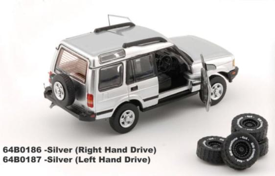 Macheta Land Rover Discovery 1 1998 argintiu, scara 1:64